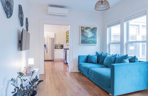 Travis Heights House | Walkable SoCo Bungalow