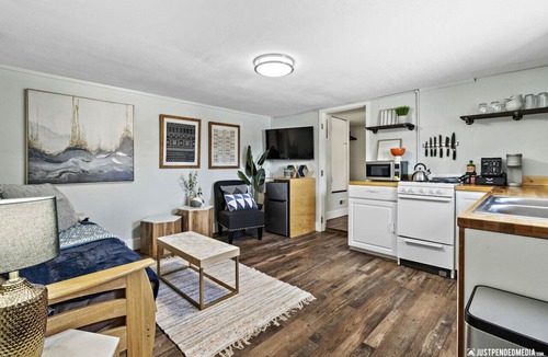 North Star Cottage | Walking distance to restaurants, trails, and cafes. 10 min. uber from airport.