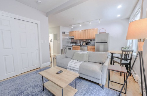 Chinatown Apartment | Warr18-1/1 · Simple 1BR steps to Boston Common and South End!