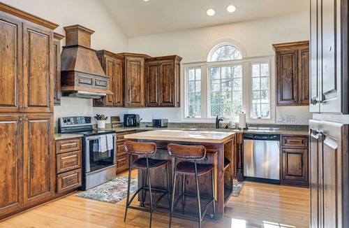 Cullowhee House | Water Views! Group-Friendly Lake Glenville Home