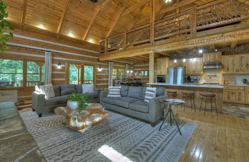 Mineral Bluff Cabin | Waterfall Pool · Barrel Sauna + Hot Tub · Cabin · 15 Private Acres