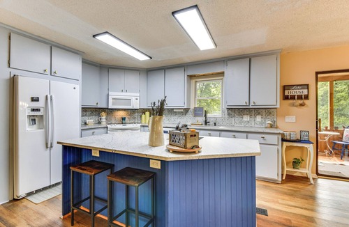 Wiley Cottage | Waterfront ‘CasAbella Cottage’ w/Kayaks & Fishing