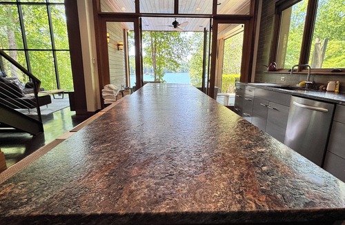 Sunset House | Waterfront Home on Lake Keowee! Amazing views & close to Clemson! EV charger!
