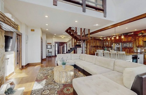 Spicewood House | Waterfront home with private pool, patio & amazing sunset view