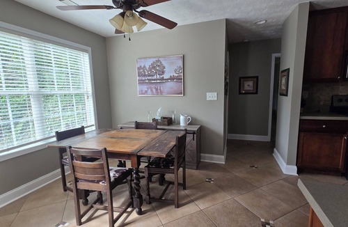 Eatonton House | Waterfront on Lake Sinclair 4 bedroom 4bath Bring your boat or relax on the lake