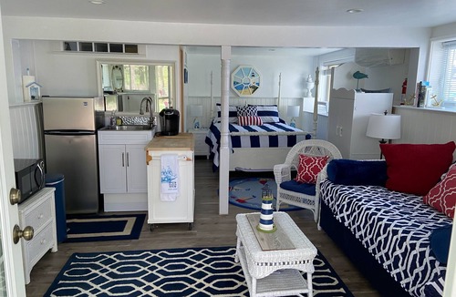 Plymouth Apartment | Waterfront Quiet Retreat, Plymouth, Pet Paradise, Private Beach, Sleeps 4