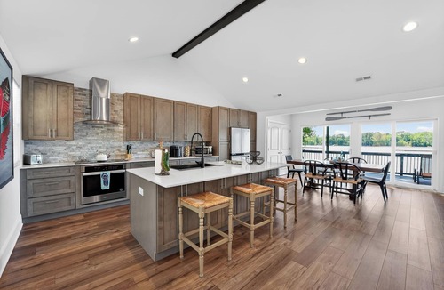 Dixie - Berryhill House | Waterfront + Sunset + Dock Views and Lake Wylie