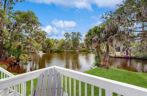 Ocean Ridge Condo | Waterfront townhome with pool, gym and tennis access, W/D, & central AC