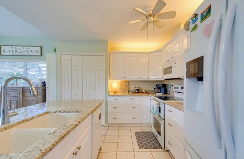 Weeki Wachee Gardens House | Weeki Wachee River Home on Main River!