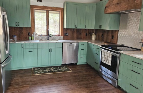 Grantham House | Welcome to Chez Bandito! Cozy 3-bedroom house in tranquil Grantham.