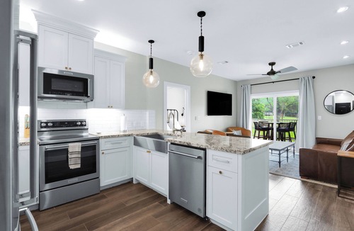 Gruene Condo | Welcome to “Gruene Lily Pad” a new river front condo steps away from Gruene!