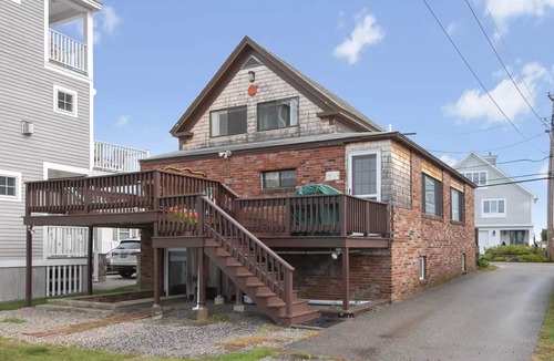 Wells Beach Cottage | Wells Beach Cottage with beautiful views of the Ocean and the Marsh