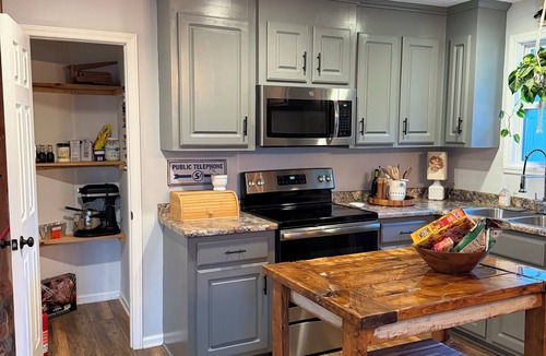 Welcome Cottage | Whitehorse Cottage- Charming 2 bedroom cottage in charming Greenville SC