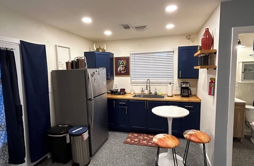 McKinney Apartment | Wonderful studio with AC in vibrant Austin neighborhood