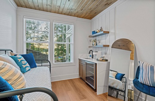 Eatonton Cottage | You Take the Helm on this yacht on land at The Captains Quarters on Lake Oconee.
