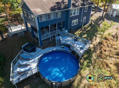 1135 Hepner Road: Bluestone Court