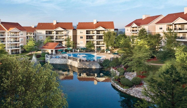 1BD Deluxe/Branson - Pools, Gym, BBQ, Game Room! in Branson