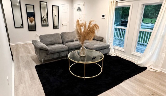2-bedroom house in peaceful East Point Atlanta