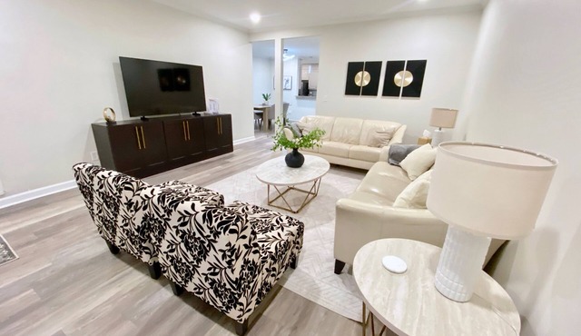 2 Bedrooom Condo on Main Street. Downtown, Newly Renovated, & Chic