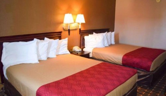 2 Queen Beds Non-Smoking