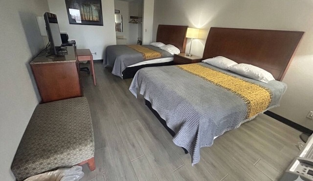 2 Relaxing & Budget-Friendly Rooms Near DeMoulin Museum | Free Onsite Parking