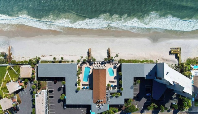 2 Units l Oceanfront Stay Near Pawleys Island w/Easy Beach Access