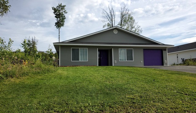 2026 Summer Vacation DOWNTOWN SOLDOTNA Spacious 4bd 2 baths, 8+ guests