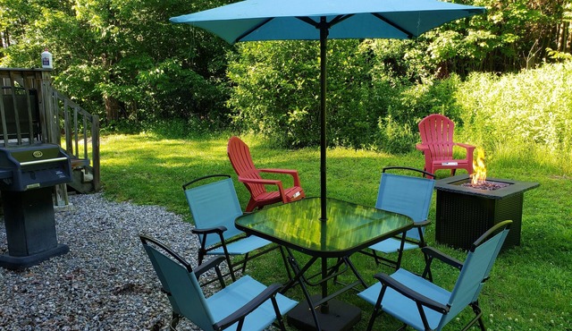 2800 sq ft, spacious retreat 4 bedrm 3 bathrm. Outdoor game and picnic area.