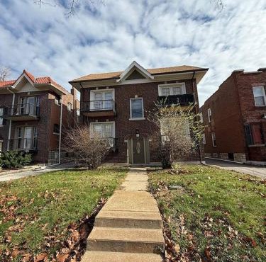 2BR w/Kitchen & Living Room Walk to Delmar Loop