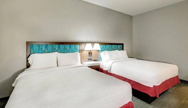 3 Welcoming Rooms Near Beaufort Waterfront Park – 2.5 Miles | Pet-Friendly