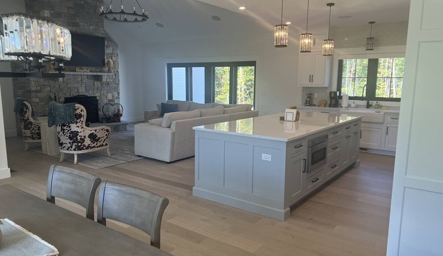 4 bed, 3.5 bath house with a 3 car garage, steam shower and fireplace! NO PETS!
