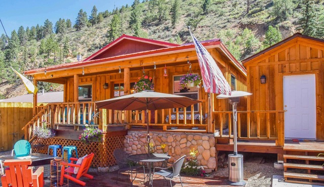 4 Units in Red River: Mtn Views, Steps to Main St