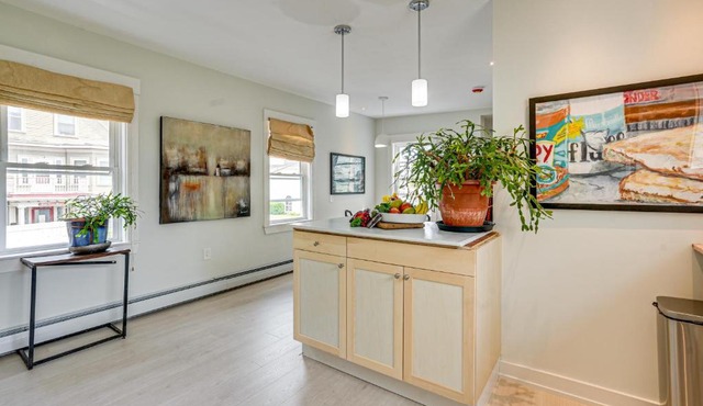 5 Mi to Salem! Lynn Apt By the Sea w/Patio