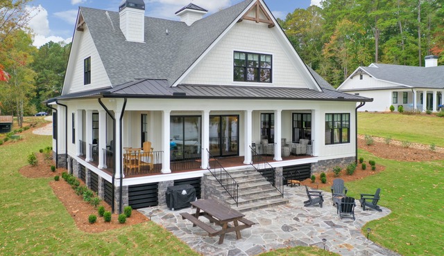 5000 Sq Ft of Vacation Space! 5 Kings, 1 Queen, 3 Fulls, 2 Twins. 6.5 Baths.