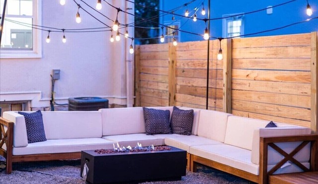5BR Luxury Home | Jacuzzi, Foosball, Grill | Westport KC