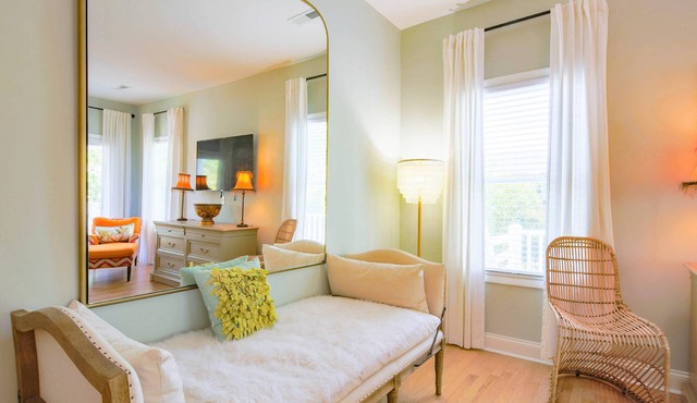 A Beach House the Whole Family Will Love! Steps to the Beach, Dog-Friendly, Bunk Bedroom & Fun!