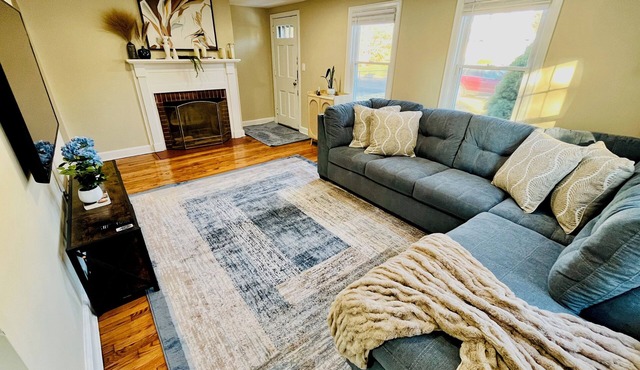 A Beauty by Wickham Park - 3 beds 1 Ba