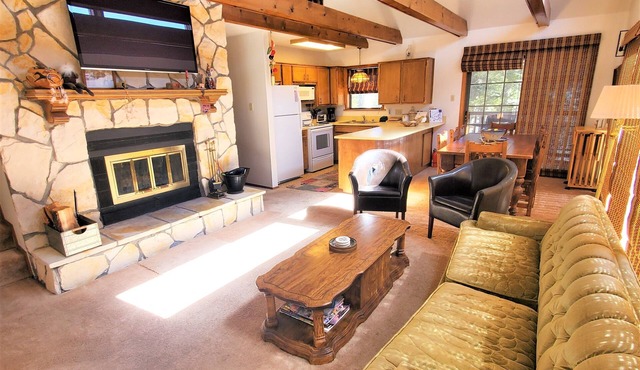 A Frame of Mind - New Property! - Upper Valley - Gas and Wood Fireplace - Washer