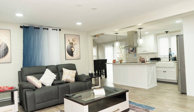 A quiet neighborhood. 4 bedrooms and 2 full bathrooms. Near shops, dining, UMass