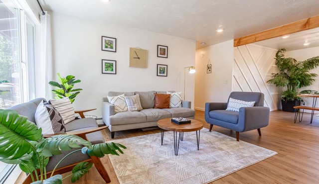 A serene, blissful home w/a spacious backyard