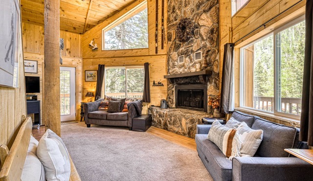 Amazing A-frame with mountain-view deck - walk to lifts, fireplace, dog-friendly