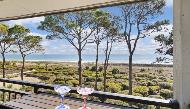 Amazing Oceanfront Views-Top Floor Corner Villa with Direct Access to the Beach!