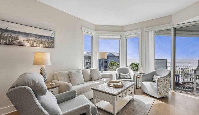 Amazing Oceans Views & Just Steps From the Beach