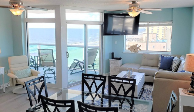 AMAZING VIEWS-Cherry Grove Oceanfront Luxury, Hot Tubs, Pools & Lazy River