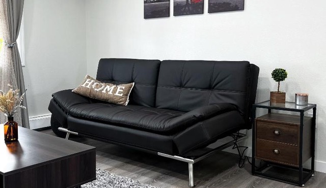 Anchorage midtown apartment- Wyoming 1
