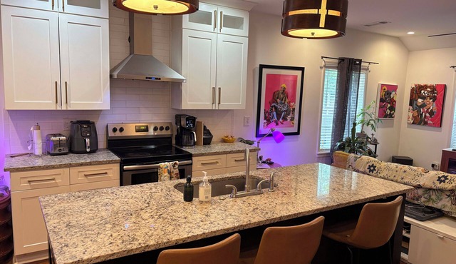 Atlanta Artist Retreat 2br w/Private Patio + Parking
