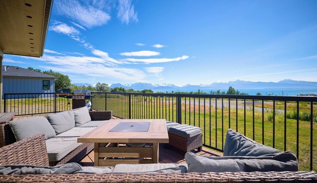 August 19-20th Open! Panoramic Glacier Views!