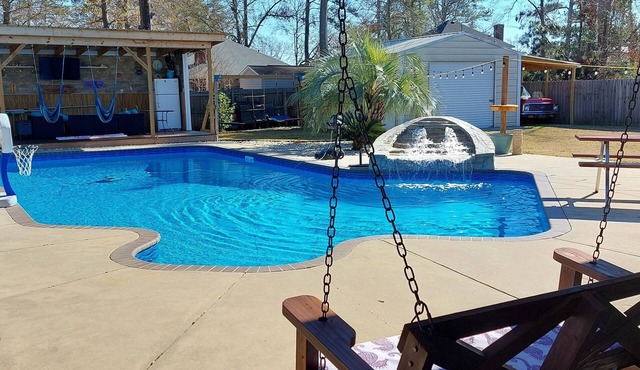 Augusta Master's Tournament rental. 4-BR house, 7 mi to course, Tropical cabana