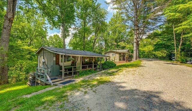 BabyBears Peaceful cabin & hot tub