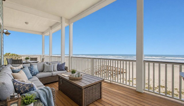 Beach Front Seaside Paradise w/Elevator